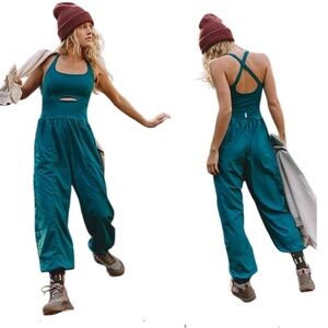 D149 Free People Size XS Righteous Jumpsuit Green EUC